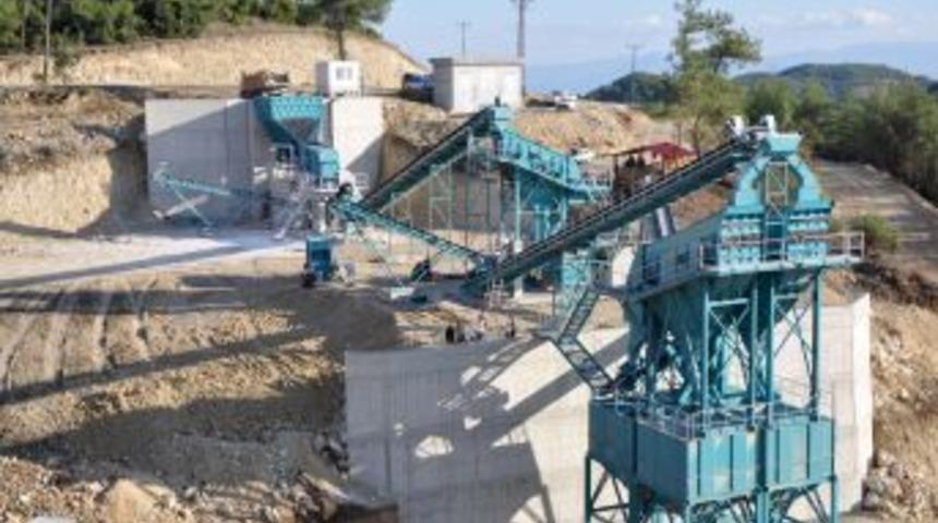Kadirli&rsquo;nin ilk taş kırma ocağı faaliyete başladı