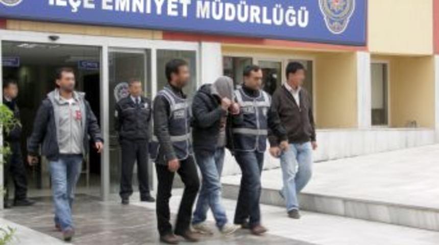 Ayrı yaşadığı eşini &ouml;ld&uuml;ren zanlı yakalandı