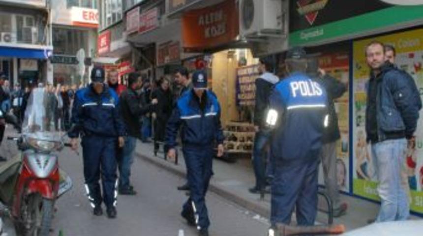 Silahlı kovalamacada kurşunlar halk otobüsüne isabet etti: 1 yaralı