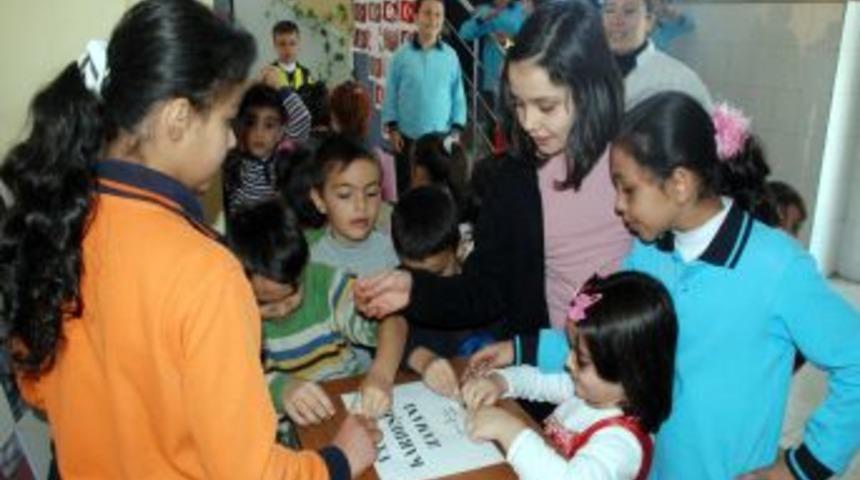 Bayram har&ccedil;lıklarını depremzedelere g&ouml;nderdiler