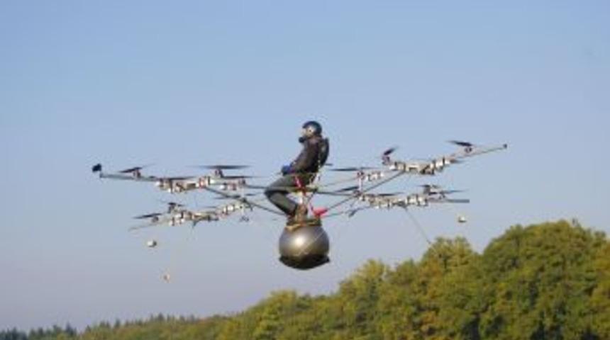 U&ccedil;manın yeni yolu: İnsan taşıyabilen elektrikli multikopter