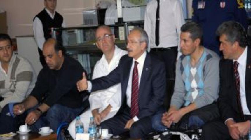 Kılı&ccedil;daroğlu, TSK Rehabilitasyon Merkezi'nde gazilerle bayramlaştı