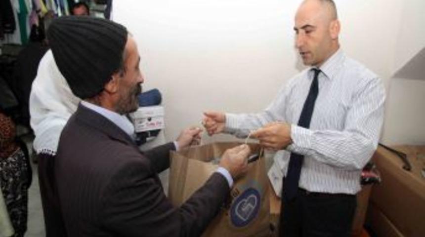 Bayramlıklarını Sevgi Mağazası&rsquo;ndan aldılar