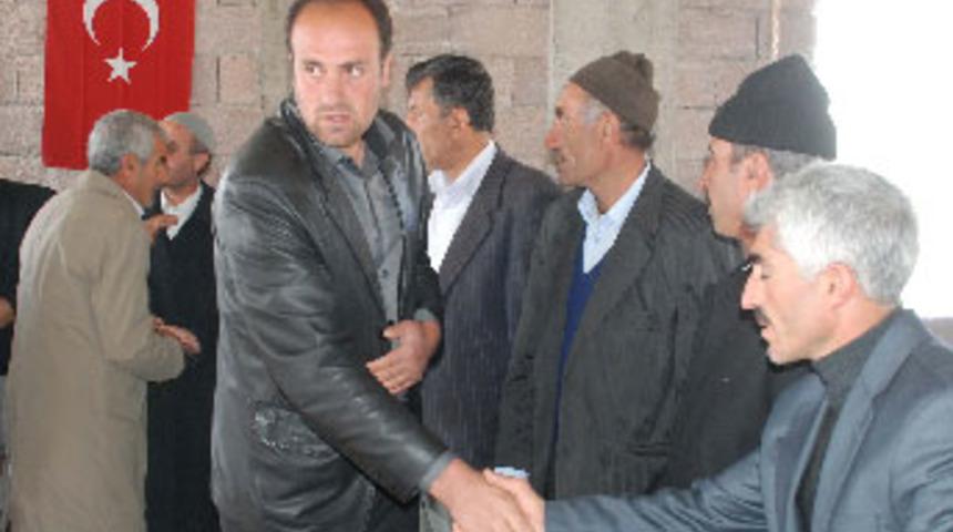 &Ouml;ld&uuml;r&uuml;len PKK'lının evine T&uuml;rk bayrağı asıldı