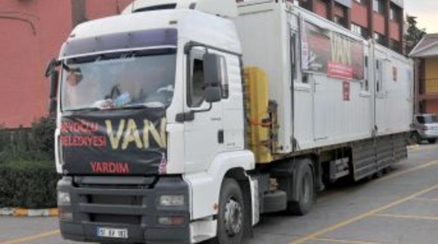 Beyoğlu Belediyesi, ilk prefabrikleri deprem b&ouml;lgesine g&ouml;nderdi