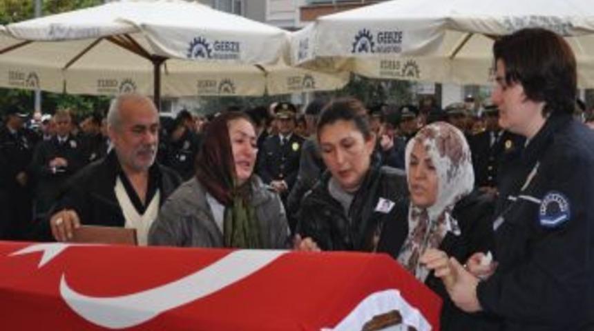 Kazada şehit olan polis toprağa verildi
