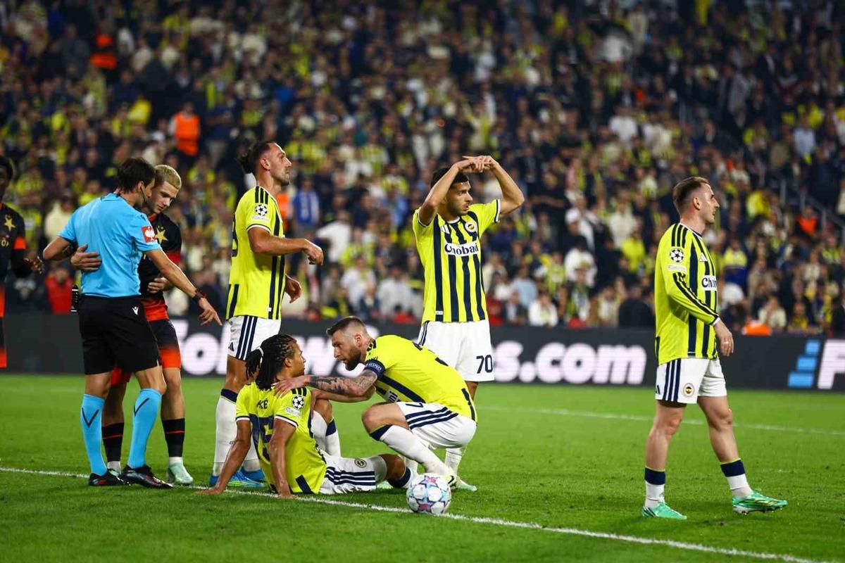 İsmail Kartal’dan istifa tezahüratlarına yanıt! “Derbiyi kazanırız, tekrar barışırız” 4