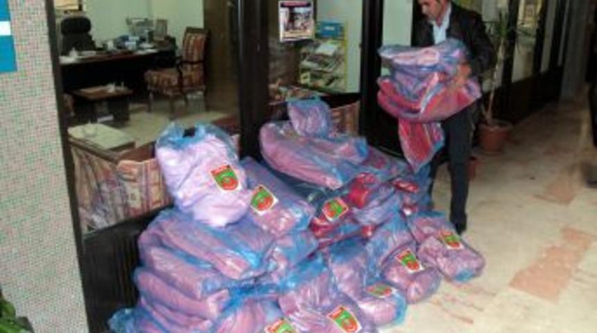 &Uuml;z&uuml;ml&uuml;&rsquo;den Van&rsquo;a yardım kampanyası d&uuml;zenlendi