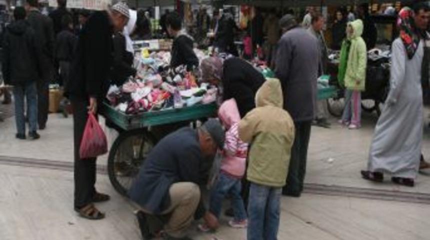 &Ccedil;arşı-pazarda bayram hareketliliği