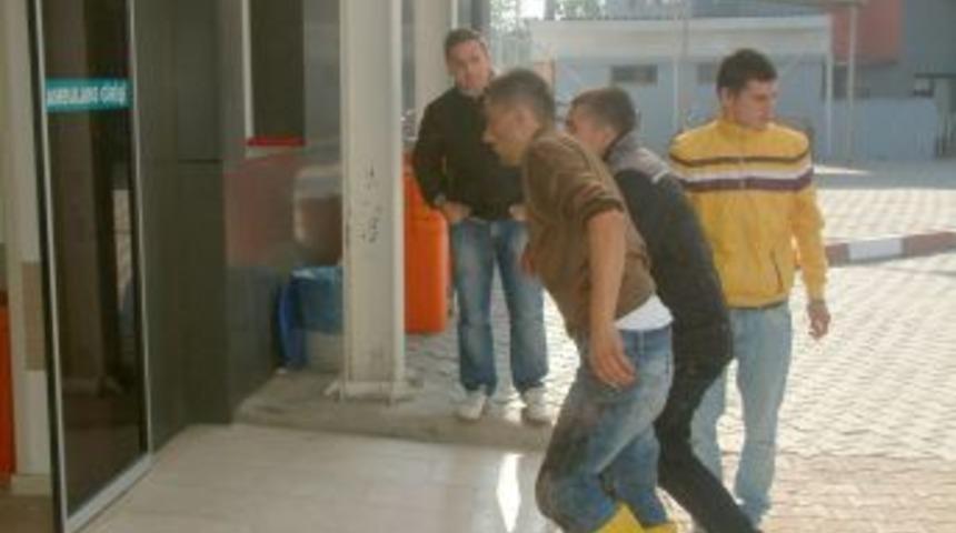 D&uuml;zce'de 52 acemi kasap kendini yaraladı