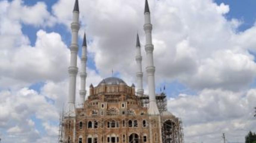 Selimiye&rsquo;nin benzeri i&ccedil;in &ccedil;ıraklar haftalıklarını kadınlar &ccedil;eyizlerini verdi