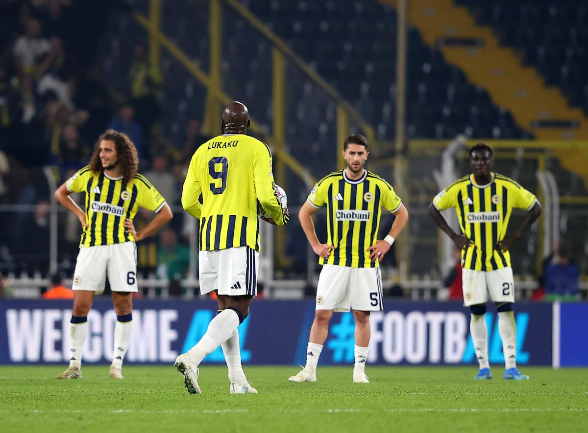 Usta yorumcular Fenerbahçe yi yerden yere vurdu: Çıldırırım, yıkarım buraları 3