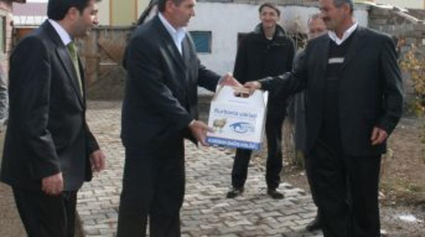 Kimse Yok Mu, doğu ile batının kucaklaşmasını sağlıyor