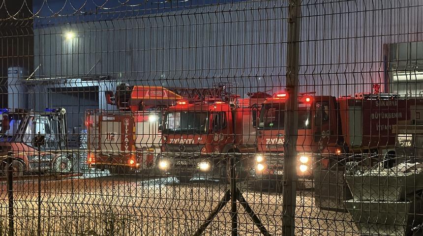 Al&uuml;minyum fabrikasında patlama: 1'i ağır 3 yaralı