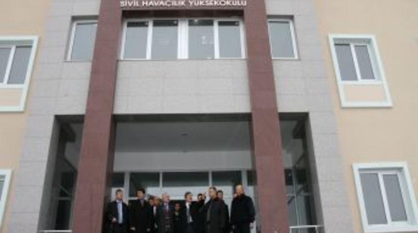 Vali Yenig&uuml;n: Erzincan &Uuml;niversitesi kısa zamanda &ccedil;ok etkin ve yetkin olacak