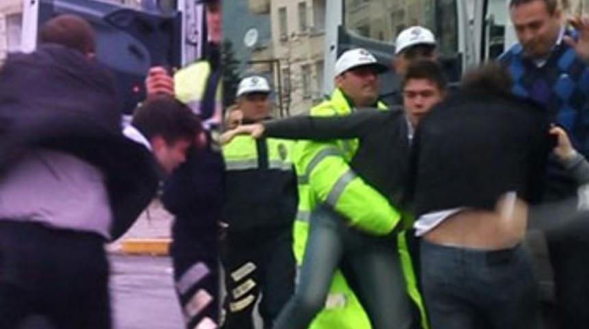 Polisler de kimi tutacağını şaşırdı