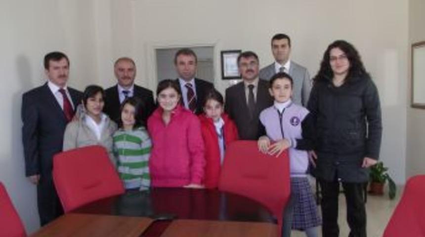 Yıldırım Koleji, yetiştirme yurdundaki 5 &ouml;ğrenciyi &uuml;cretsiz okutacak