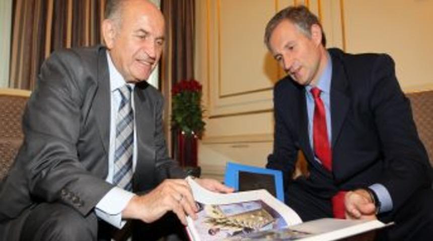 Fransa B&uuml;y&uuml;kel&ccedil;isi Başkan Topbaş'ı ziyaret etti