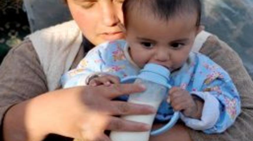 Kızılay, g&ouml;rme engelli anne ve bebeğine yardım elini uzattı