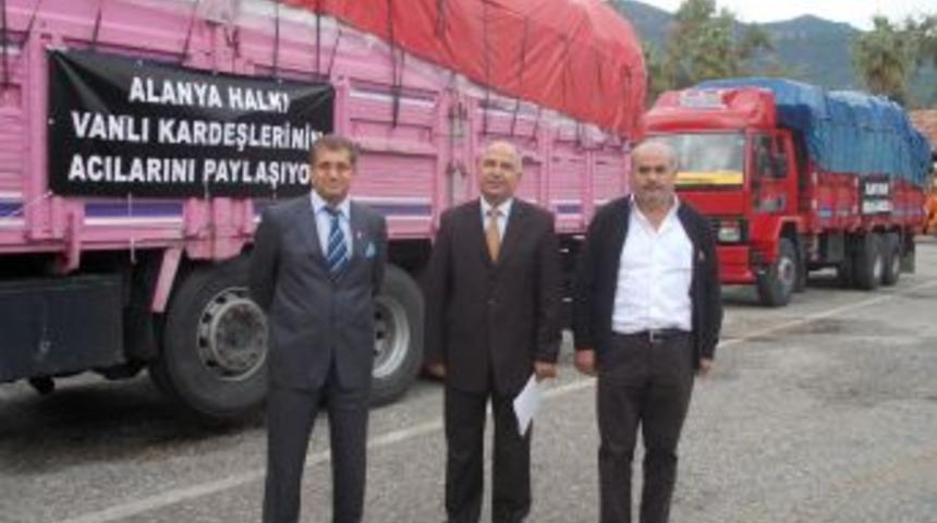 Alanya&rsquo;da toplanan yardımlara mektuplar iliştirilerek Van'a g&ouml;nderildi