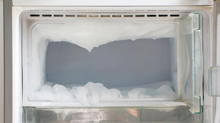 Dondurucunuz buz tuttuysa bunu deneyin! İ&ccedil;ine 1 kap koymak yetiyor
