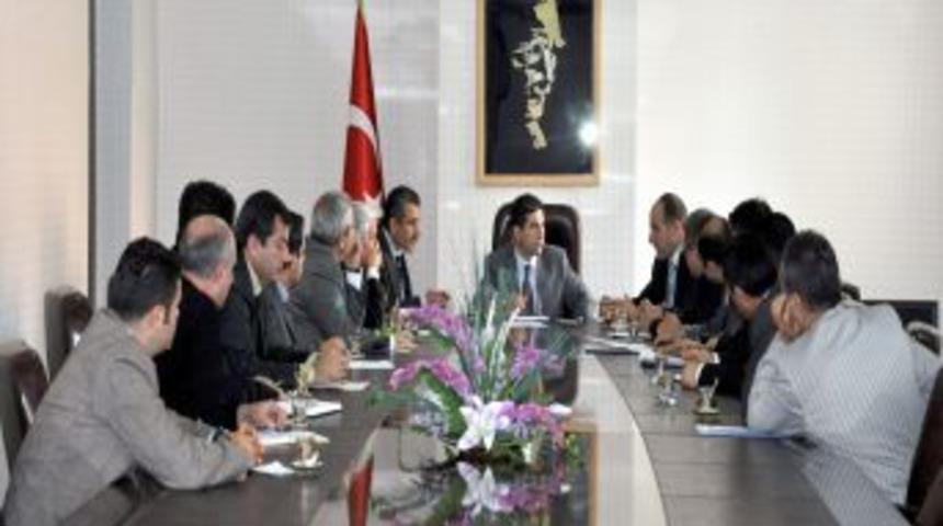 Depremzedelere yardım etmek isteyenler i&ccedil;in 'Kabul B&uuml;rosu' oluşturuldu