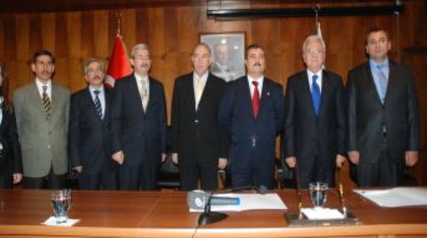 İzmir'de 10 bin arabulucu lise &ouml;ğrencisi yetiştirilecek