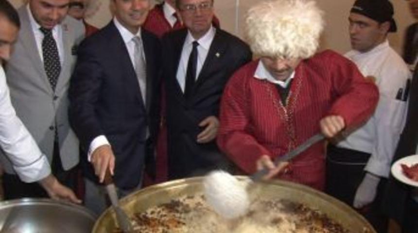 T&uuml;rkmenistan&rsquo;ın bağımsızlığının 20. yılı İstanbul&rsquo;da kutlandı