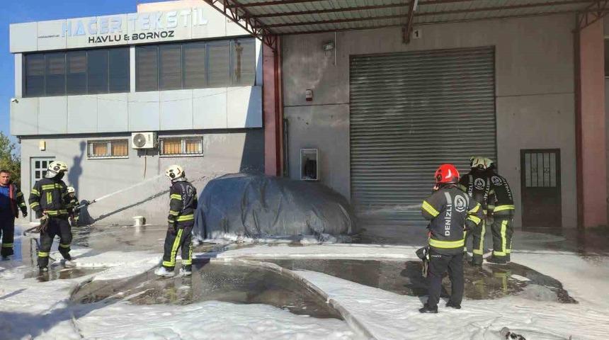 Şarjdaki elektrikli ara&ccedil; alev aldı