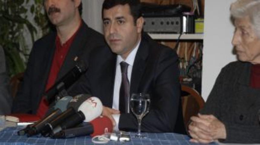 Demirtaş: BDP'ye karşı siyasi darbe yürütülüyor