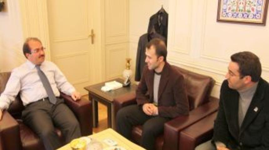 İbrahim &Ccedil;e&ccedil;en &Uuml;niversitesi &ouml;ğrencileri, atletizmde T&uuml;rkiye 3.'s&uuml; oldu