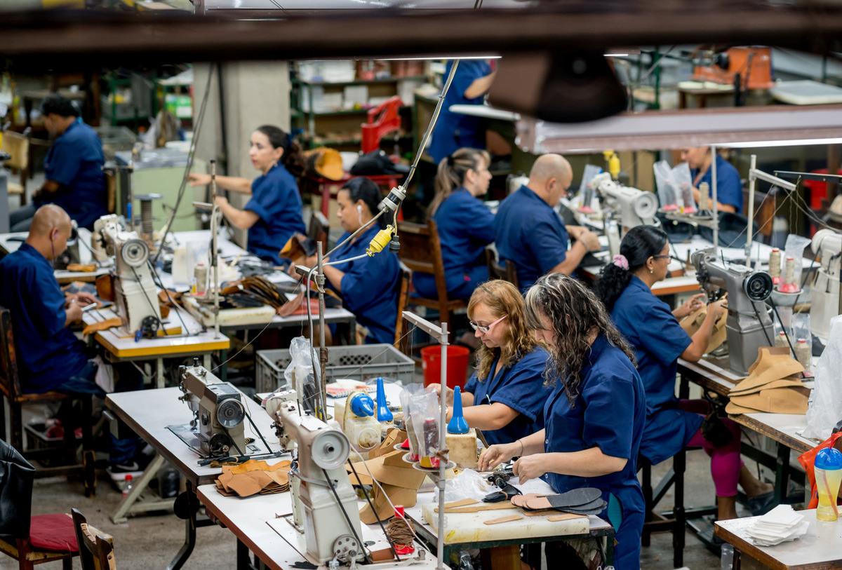 Tekstil devi 7 fabrikasını kapattı: 5 bin &ccedil;alışanı işten &ccedil;ıkardı 1