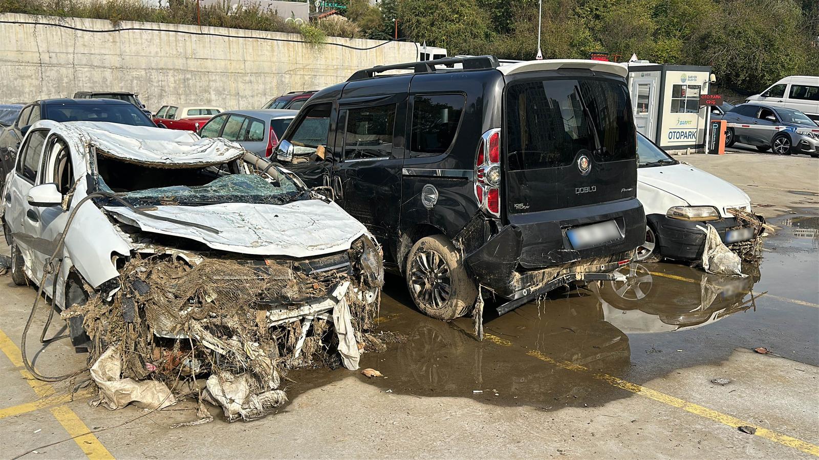 İstanbul'daki selde hasar gören araçlar otoparklardan alınmaya başlandı
