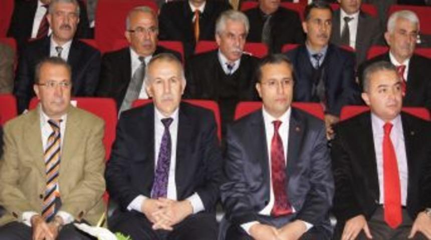 Vali Ata, okul m&uuml;d&uuml;rleri ile eğitim sorunlarını masaya yatırdı