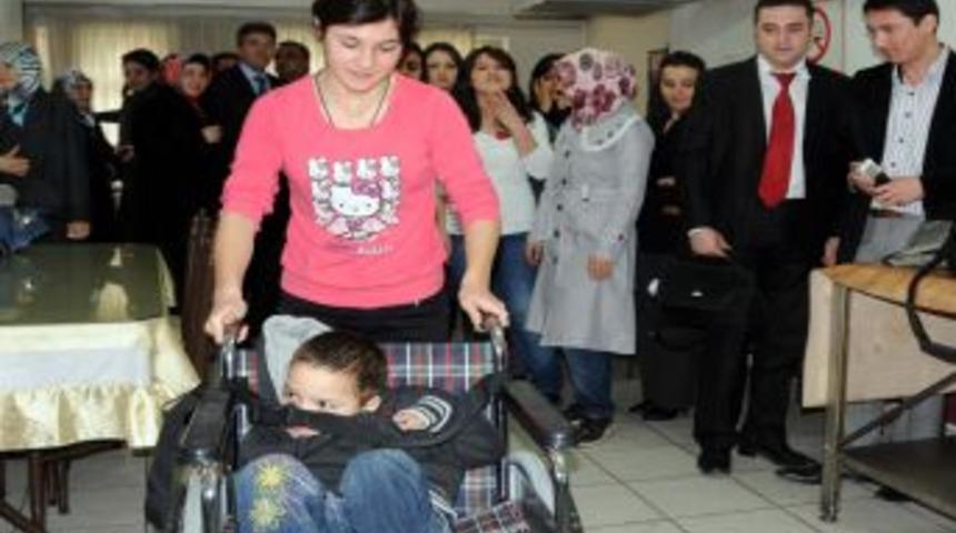 Afyonkarahisar’da 4 ton kapak toplandı, 27 engellinin yüzü güldü