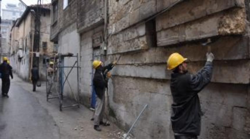 Şahinbey'de, sokak sağlıklaştırma &ccedil;alışmalarını s&uuml;rd&uuml;r&uuml;yor