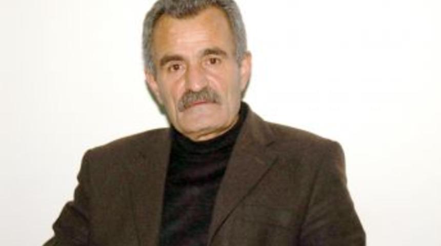 Emekli &ouml;ğretmen, evini depremzede aileye tahsis etti