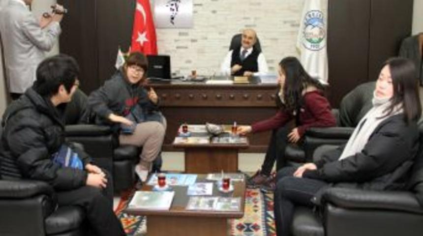 G&uuml;ney Koreli gen&ccedil;ler Talas&rsquo;ı gezdi