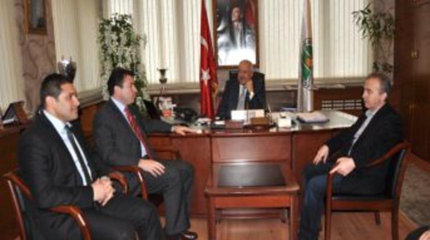 AK Parti'li Ulupınar'dan Belediye'ye ge&ccedil;miş olsun ziyareti