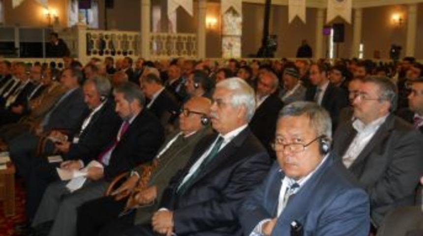 End&uuml;l&uuml;s Sempozyumu Başladı