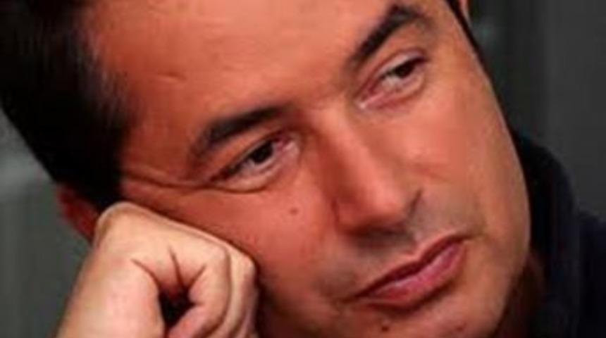 Acun Ilıcalı, amcasının cenazesi i&ccedil;in Edremit&rsquo;e geldi