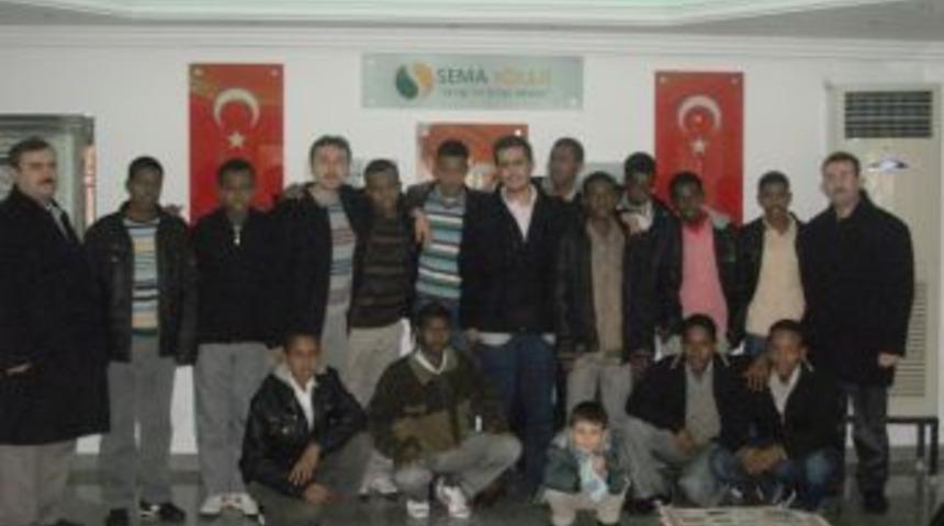 Nazilli'de okuyan Somalili &ouml;ğrenciler Sema Koleji'nin misafiri oldu