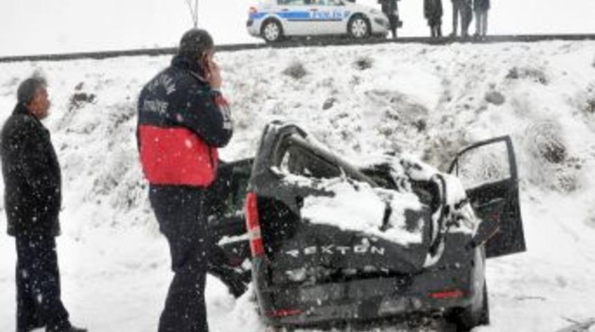 Van Başkale Belediye Başkanı Hecer Saruhan Bitlis'te kaza ge&ccedil;irdi