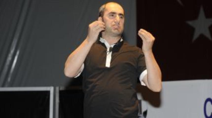 &Ccedil;anakkaleli &ouml;ğretmenler, stand-up g&ouml;sterisi ile eğlendi