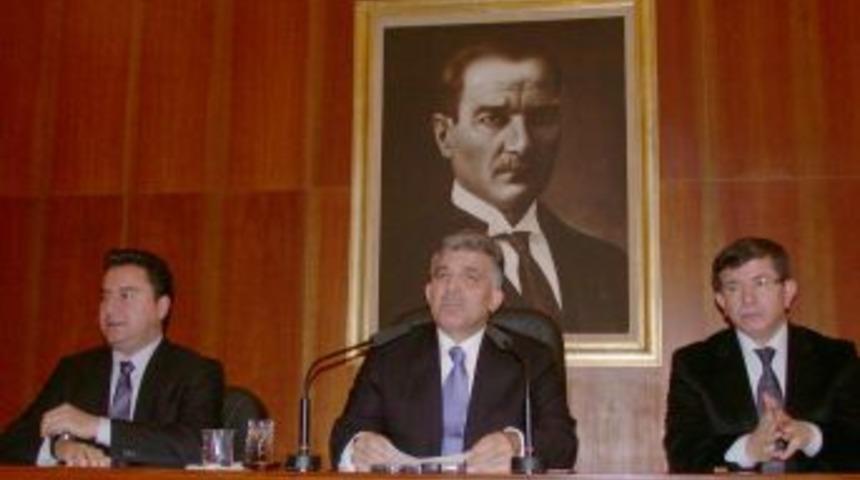 Cumhurbaşkanı G&uuml;l, İngiltere'ye gitti