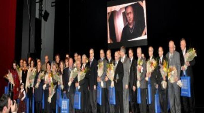 Altepe'den BUSKİ emeklilerine onur plaketi