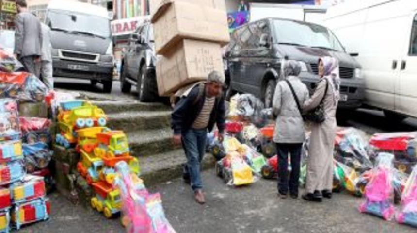 Hamallar artık y&uuml;k değil &ccedil;ile taşıyor