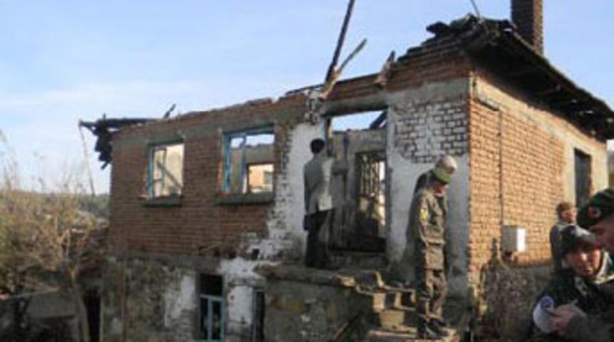 Karı-koca yangında can verdi