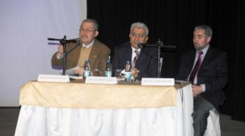 Prof. Dr. Sarı&ccedil;am: Kur'&acirc;n, Tevrat ve İncil'i Allah g&ouml;ndermiştir