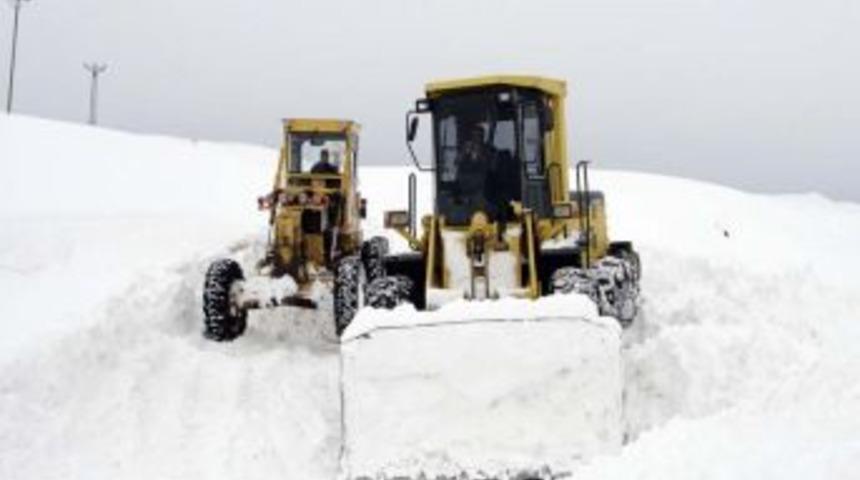 Kars&rsquo;ta 35 k&ouml;y yolu ulaşıma kapalı